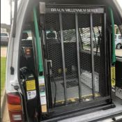 2003 Toyota Hiace COMMUTER Manual Van/Minivan wheel chair lift