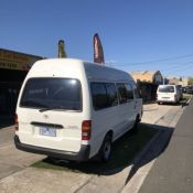 TOYOTA 2002 AUTOMATIC HIACE 13 SEATER COMMUTER